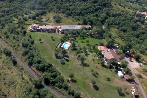 Vue drone du domaine La Bergerie du Mas Delon dans l'Hérault