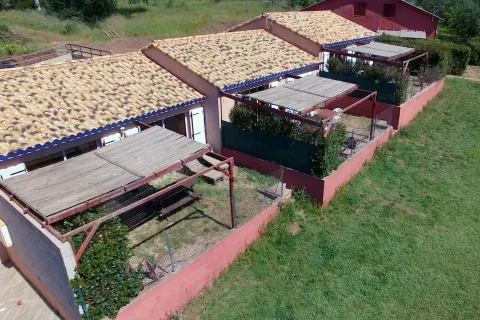 Gîtes familiaux près du lac du Salagou