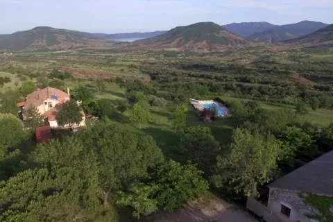 Domaine de gîtes avec vue sur le lac du Salagou
