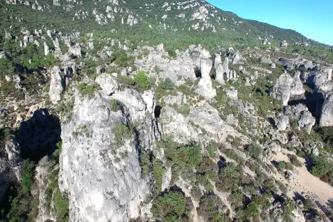Paysage minéral du cirque de Mourèze dans l'Hérault