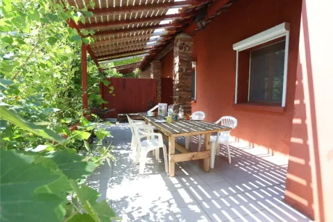 Vue depuis la terrasse du gîte Papillon sur le domaine